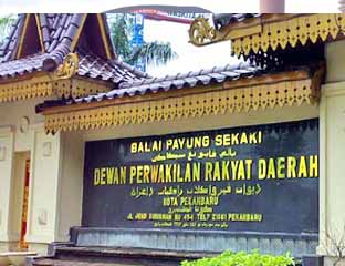 DPRD Pekanbaru Minta Pemko Tegas Tindak Ruko Jadi Hotel DPRD Pekanbaru Minta Pemko Tegas Tindak Ruko Jadi Hoteli