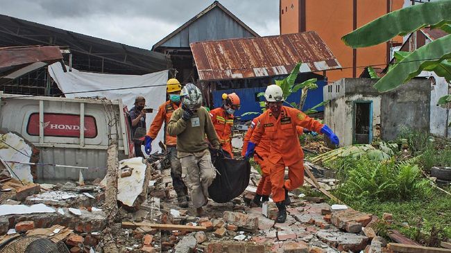 Deret Bencana di Banyak Daerah: Banjir, Gempa, Hingga Longsor Deret Bencana di Banyak Daerah: Banjir, Gempa, Hingga Longsori