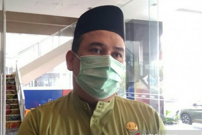 Tren kasus COVID-19 Pekanbaru Turun Dari Dua Ratusan Menjadi 25 Orang Per Hari Tren kasus COVID-19 Pekanbaru Turun Dari Dua Ratusan Menjadi 25 Orang Per Harii