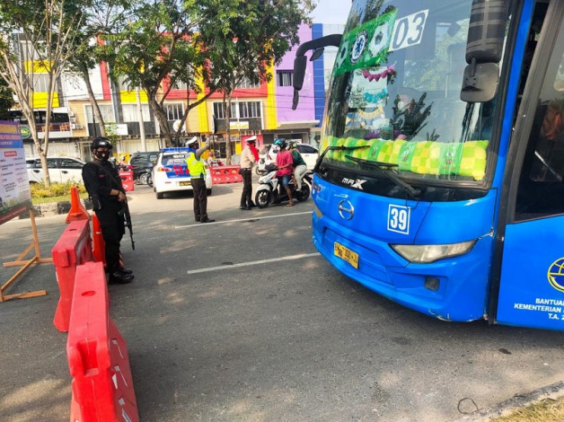 TMP Berhenti Beroperasi ,SE Bolehkan Beroperasi, di Lapangan Diadang Petugas TMP Berhenti Beroperasi ,SE Bolehkan Beroperasi, di Lapangan Diadang Petugasi