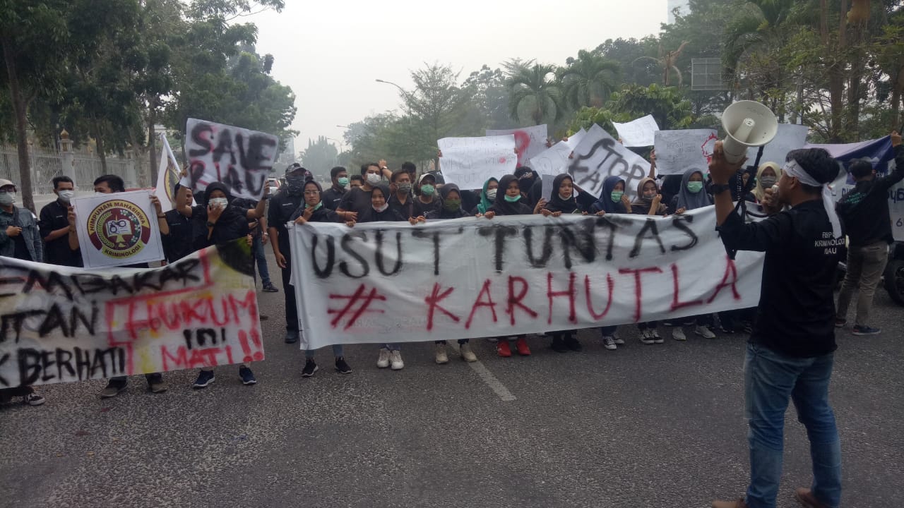 HIMAKRI Gelar Unjuk Rasa Tuntut Penuntasan Kabut Asap dan Karhutla di Riaui