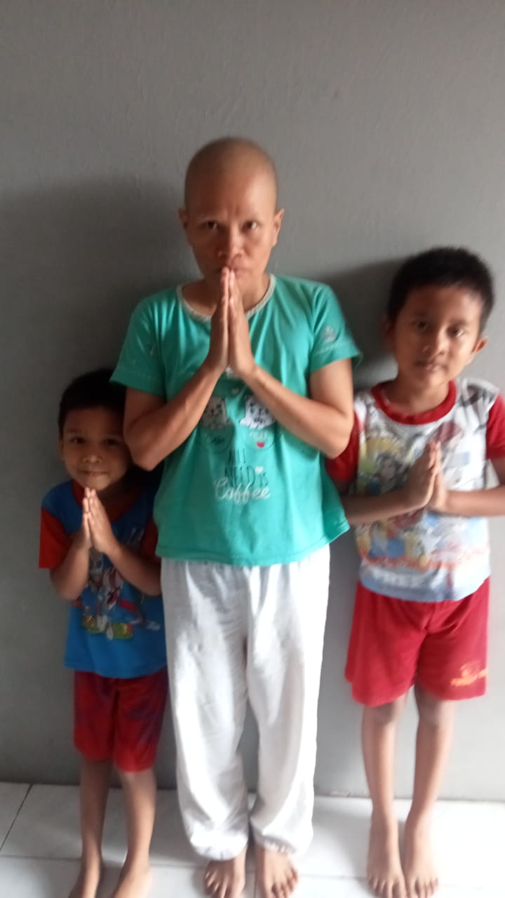 Budi Damanik Sangat Membutuhkan Bantuan Untuk Perobatan Istrinya Penyakit Kanker Payudara. Budi Damanik Sangat Membutuhkan Bantuan Untuk Perobatan Istrinya Penyakit Kanker Payudara.i
