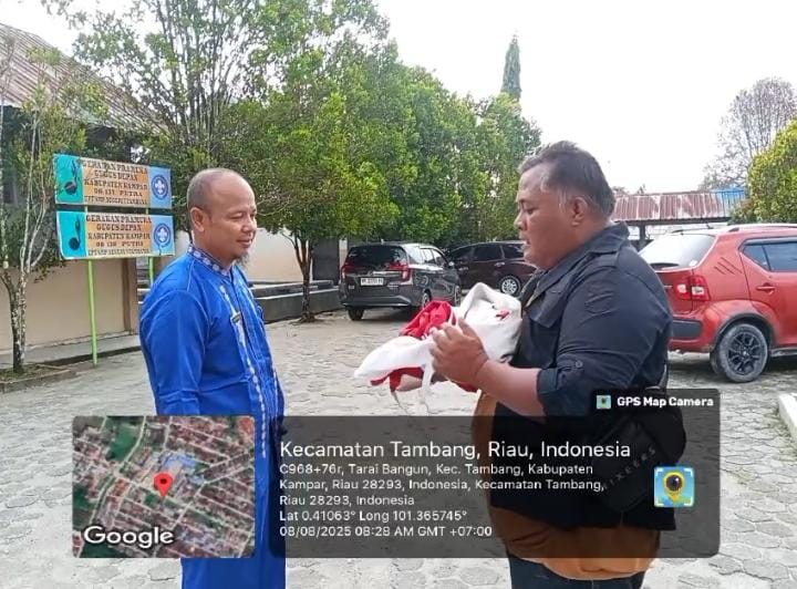 BENDERA KOYAK DI GERBANG SMPN 7 TAMBANG – ORANGTUA MURID TURUN TANGAN, KEPALA SEKOLAH DITUDING ABAIKAN SIMBOL NEGARA BENDERA KOYAK DI GERBANG SMPN 7 TAMBANG – ORANGTUA MURID TURUN TANGAN, KEPALA SEKOLAH DITUDING ABAIKAN SIMBOL NEGARAi