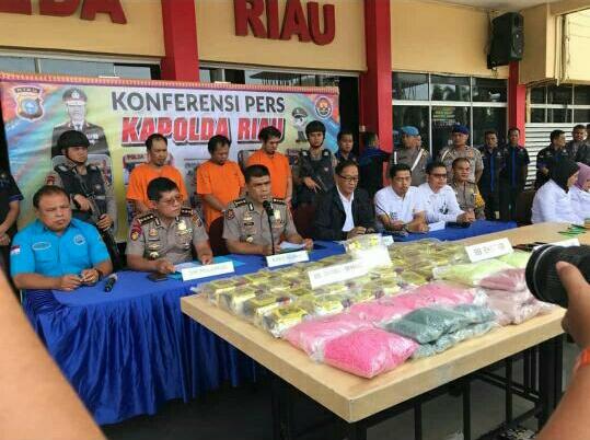 Sempat Kabur dari Bengkalis, ABK Pembawa Narkoba Ditangkap Polda Bali Sempat Kabur dari Bengkalis, ABK Pembawa Narkoba Ditangkap Polda Balii