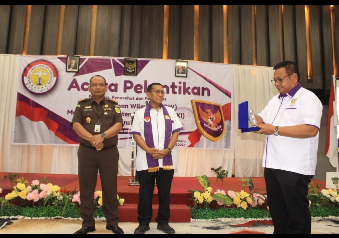 Asisten Pembinaan Kejati Riau Hadiri Pelantikan DPW Majelis Umat Kristen Indonesia Riau Asisten Pembinaan Kejati Riau Hadiri Pelantikan DPW Majelis Umat Kristen Indonesia Riaui