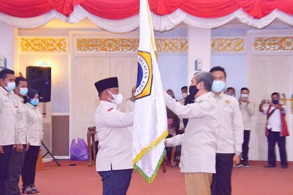 Gubernur Riau Kukuhkan Yusri Sebagai Ketua KTNA Provinsi Riau Gubernur Riau Kukuhkan Yusri Sebagai Ketua KTNA Provinsi Riaui