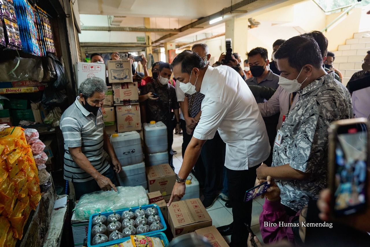 631.437 Pelaku Usaha di Riau Telah Menerima Bantuan dari Pemerintah 631.437 Pelaku Usaha di Riau Telah Menerima Bantuan dari Pemerintahi