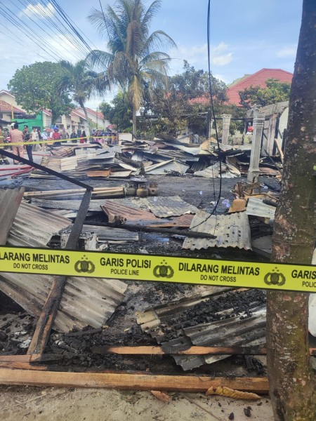 Rumah Pedagang Bakso Terbakar, Satu Perempuan Meninggal Dunia Saat Sedang Shalat