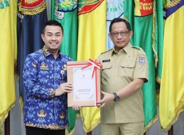Gantikan Muflihun, Pj Walikota Pekanbaru Risnandar Mahiwa Sahabat Yurico Kadis DLH Kampari