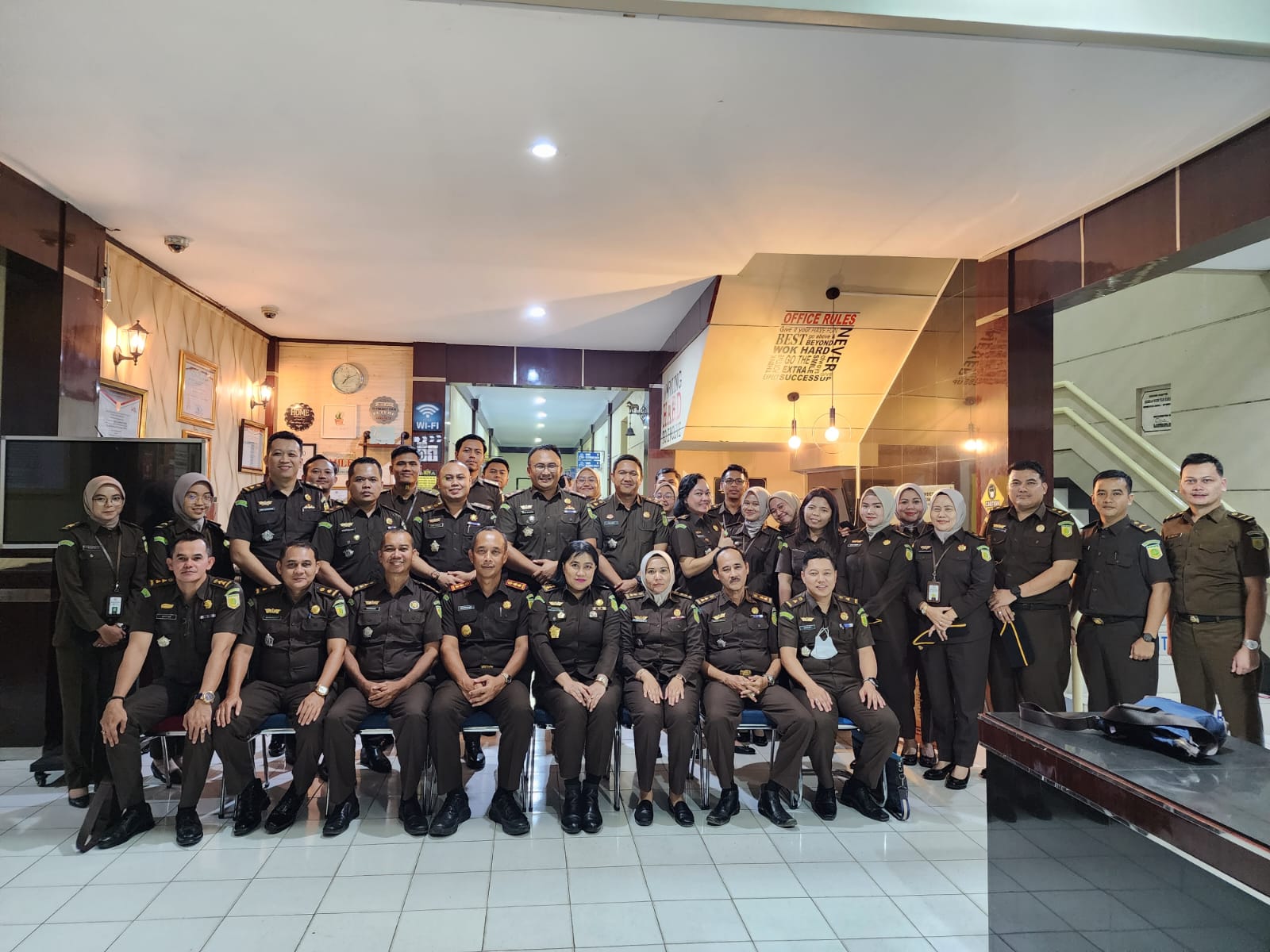 ASISTEN PENGAWASAN KEJAKSAAN TINGGI RIAU MELAKSANAKAN KUNJUNGAN KERJA KE KEJAKSAAN NEGERI KUANTAN SINGINGI DALAM RANGKA INSPEKSI UMUM TAHUN 2023 ASISTEN PENGAWASAN KEJAKSAAN TINGGI RIAU MELAKSANAKAN KUNJUNGAN KERJA KE KEJAKSAAN NEGERI KUANTAN SINGINGI DALAM RANGKA INSPEKSI UMUM TAHUN 2023i