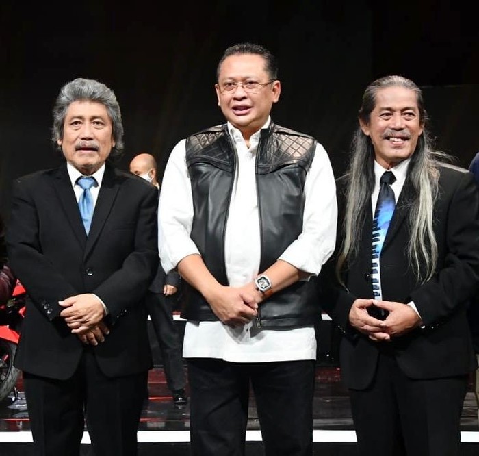 Ketua MPR Bangga Konser Bimbo Kumpulkan Rp 4 M dalam 2 Jam Ketua MPR Bangga Konser Bimbo Kumpulkan Rp 4 M dalam 2 Jami
