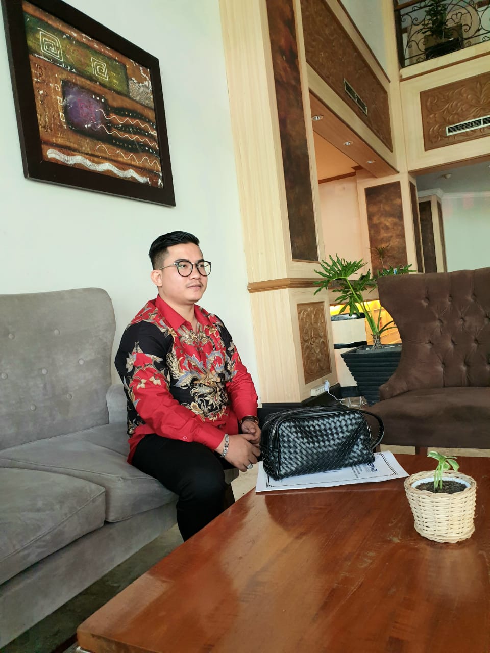 Pengadilan Tinggi Agama Pekanbaru Kabulkan Banding Putri Indah Fauzani Pengadilan Tinggi Agama Pekanbaru Kabulkan Banding Putri Indah Fauzanii