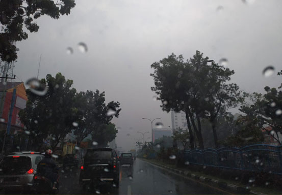Hari Ini Hujan Berpotensi Mengguyur Riau Hari Ini Hujan Berpotensi Mengguyur Riaui