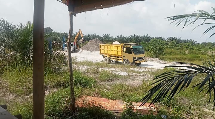 Ditanya Izin Usaha Galian C, Robi: Seluruh Kabupaten Kampar Tidak Ada Izin Ditanya Izin Usaha Galian C, Robi: Seluruh Kabupaten Kampar Tidak Ada Izini