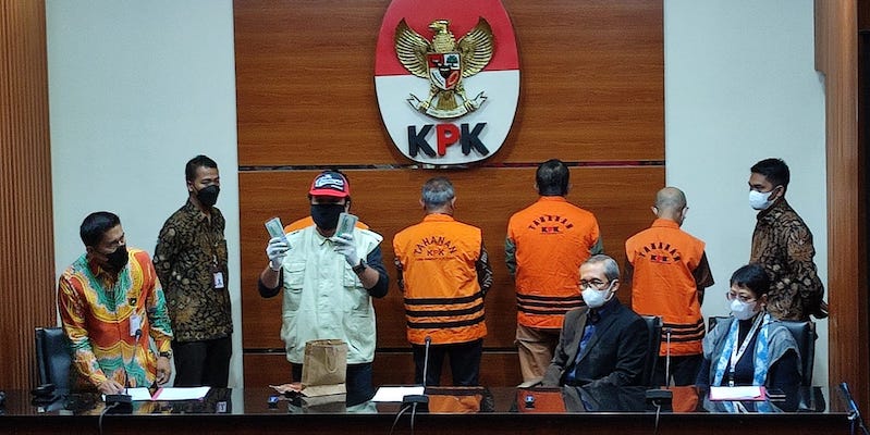 Haryadi Suyuti dan Petinggi Summarecon Agung Jadi Tersangka Suap Haryadi Suyuti dan Petinggi Summarecon Agung Jadi Tersangka Suapi