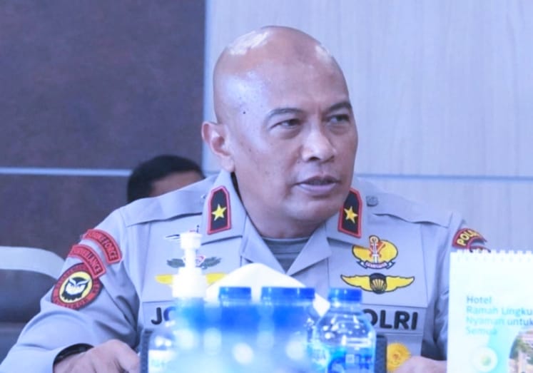 6 Tahanan Polres Kampar Sudah Ditangkap, 5 Lagi Diburu Wakapolda Riau: Serahkan Diri atau Diburu Sampai ke Lubang Semut! 6 Tahanan Polres Kampar Sudah Ditangkap, 5 Lagi Diburu Wakapolda Riau: Serahkan Diri atau Diburu Sampai ke Lubang Semut!i