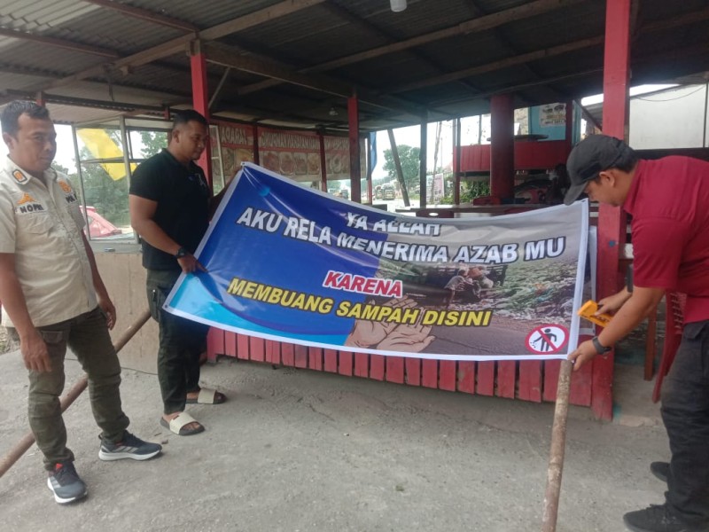 Camat Tambang Yorin Effendi Himbau Warga, Jaga Lingkungan dari Tumpukan Sampahi