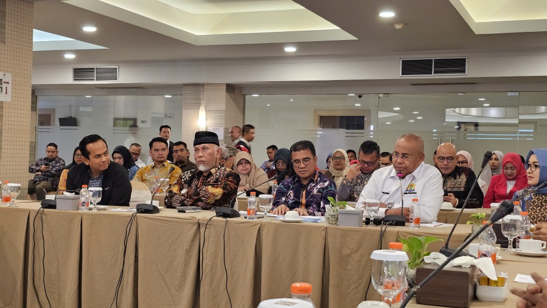 Gubernur Sumatera Barat Gandeng Kadin Riau Usung Program GALEH BABELOK Gubernur Sumatera Barat Gandeng Kadin Riau Usung Program GALEH BABELOKi