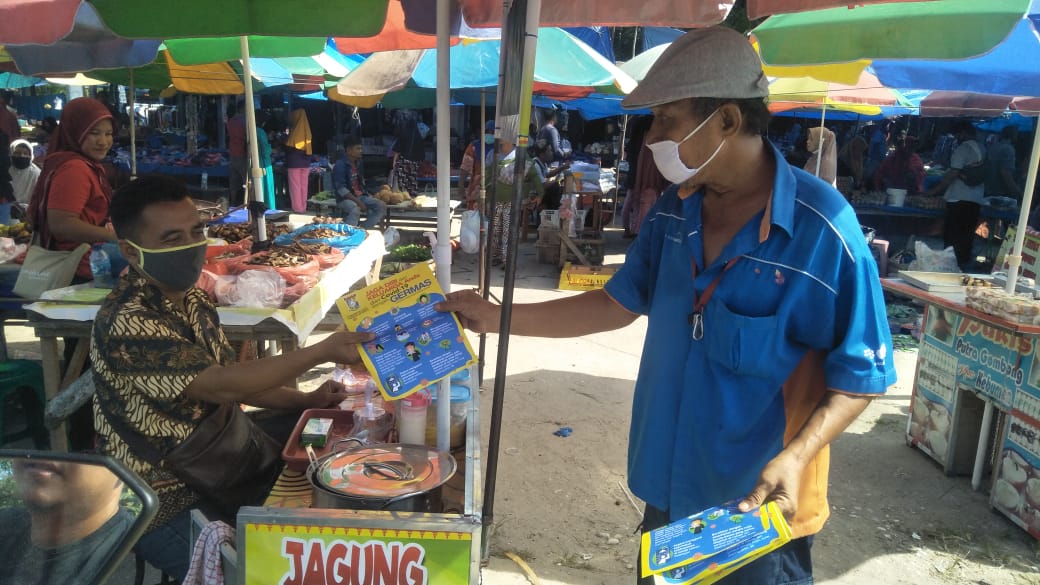 Pemerintah Desa Pangkalan Baru Siak Hulu Bagikan Brosur Anjuran Hidup Sehat di Pasar Tradisional Pemerintah Desa Pangkalan Baru Siak Hulu Bagikan Brosur Anjuran Hidup Sehat di Pasar Tradisionali