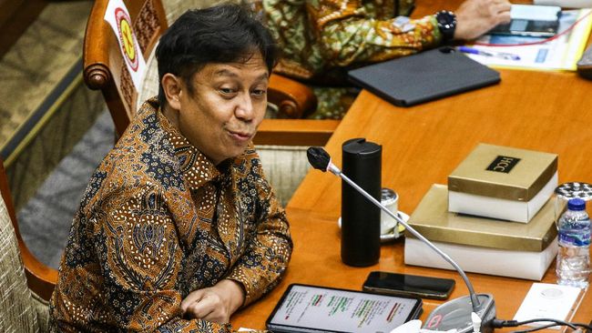 Menkes Akui Pemerintah Salah Sasaran soal Testing Covid-19i