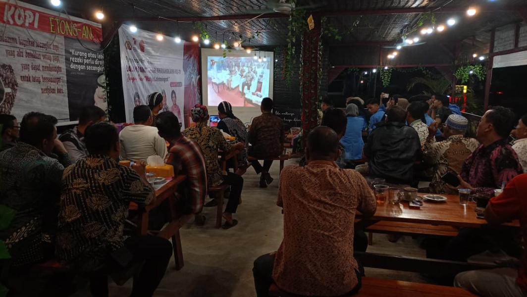 Hut Bhayangkara ke 77, Polsek Tandun Gelar Nonton Bareng Pagelaran Wayang Kulit di Desa Puo Raya Hut Bhayangkara ke 77, Polsek Tandun Gelar Nonton Bareng Pagelaran Wayang Kulit di Desa Puo Rayai