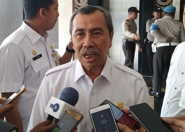 Gubri Imbau Masyarakat Dukung Pelaksanaan Vaksin Covid-19 Gubri Imbau Masyarakat Dukung Pelaksanaan Vaksin Covid-19i
