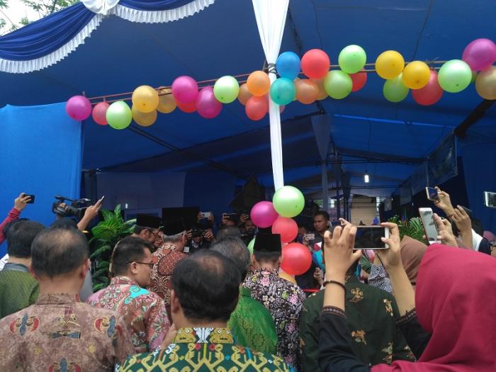 Didampingi Rektor, Sekjend Menteri Agama RI Buka UIN Suska Ekspo 2018 Didampingi Rektor, Sekjend Menteri Agama RI Buka UIN Suska Ekspo 2018i
