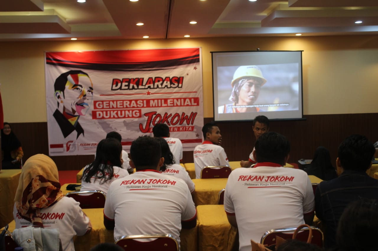 Ratusan Generasi Milenial Riau Deklarasi Dukung Jokowi Dua Periode Ratusan Generasi Milenial Riau Deklarasi Dukung Jokowi Dua Periodei
