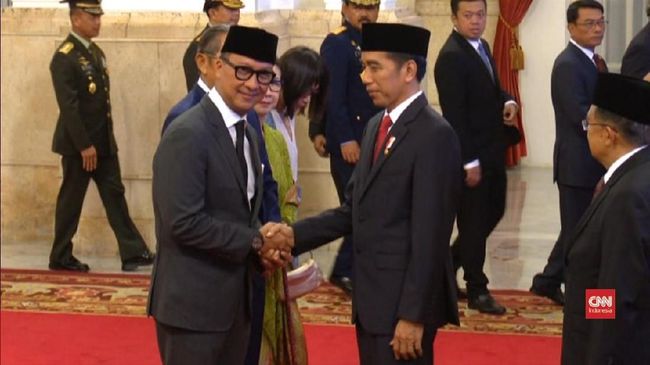 Pajak Mobil 0 Persen Ditolak SMI, Diklaim Disetujui Jokowi Pajak Mobil 0 Persen Ditolak SMI, Diklaim Disetujui Jokowii