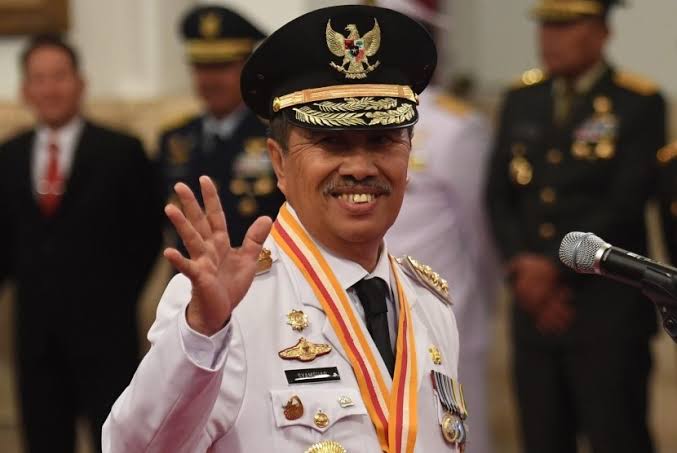 Gubri Syamsuar Kirim Surat Pengunduran Diri ke DPRD Riau Gubri Syamsuar Kirim Surat Pengunduran Diri ke DPRD Riaui