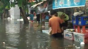 Banjir Terjang Pekalongan, 818 Orang Mengungsi Banjir Terjang Pekalongan, 818 Orang Mengungsii