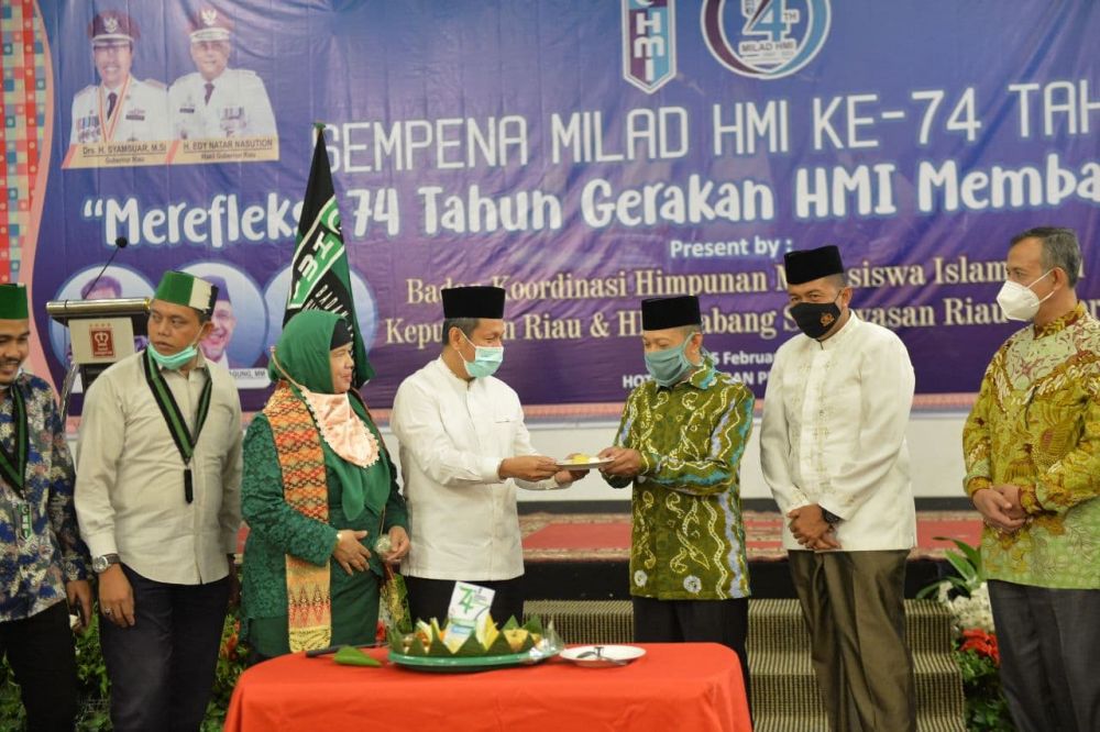 Plh Sekdaprov Riau Hadiri Milad HMI Ke-74