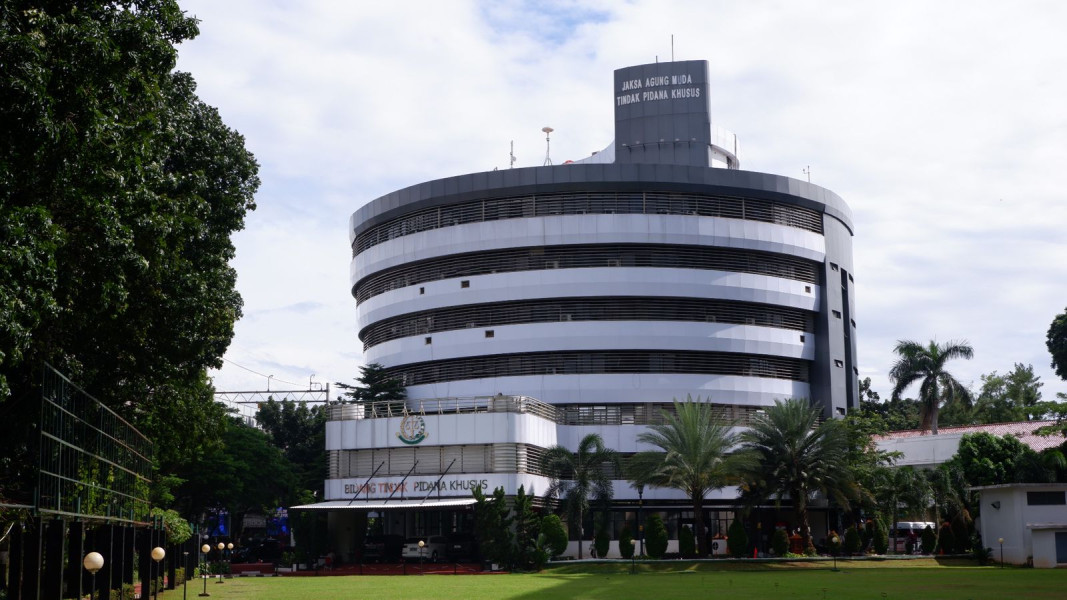 Lanjutkan Kejaksaan Agung Memeriksa 1 Orang Saksi Terkait Perkara PT Graha Telkom Sigma Lanjutkan Kejaksaan Agung Memeriksa 1 Orang Saksi Terkait Perkara PT Graha Telkom Sigmai