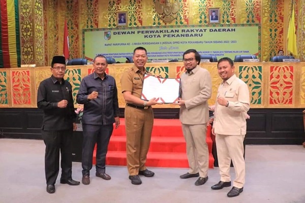 DPRD Kota Pekanbaru Sahkan Perda Pengelolaan Air Limbah Domestik DPRD Kota Pekanbaru Sahkan Perda Pengelolaan Air Limbah Domestiki