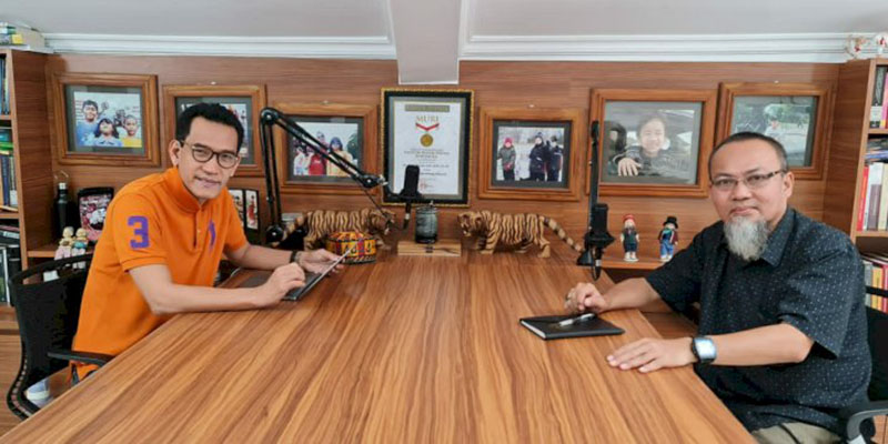 , Refly Harun Siap Jadi Saksi dan Fadli Zon Akan Jamin Penangguhan Penahanan , Refly Harun Siap Jadi Saksi dan Fadli Zon Akan Jamin Penangguhan Penahanani