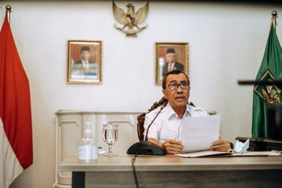 Gubri Syamsuar Terima Tamu Hanya 2 Jam Perhari Gubri Syamsuar Terima Tamu Hanya 2 Jam Perharii