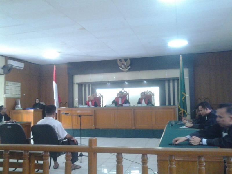 Poniman Divonis 1,6 Tahun atas Pemalsuan Surat Tanah, Kuasa Hukum Sesalkan Putusan Hakim Poniman Divonis 1,6 Tahun atas Pemalsuan Surat Tanah, Kuasa Hukum Sesalkan Putusan Hakimi