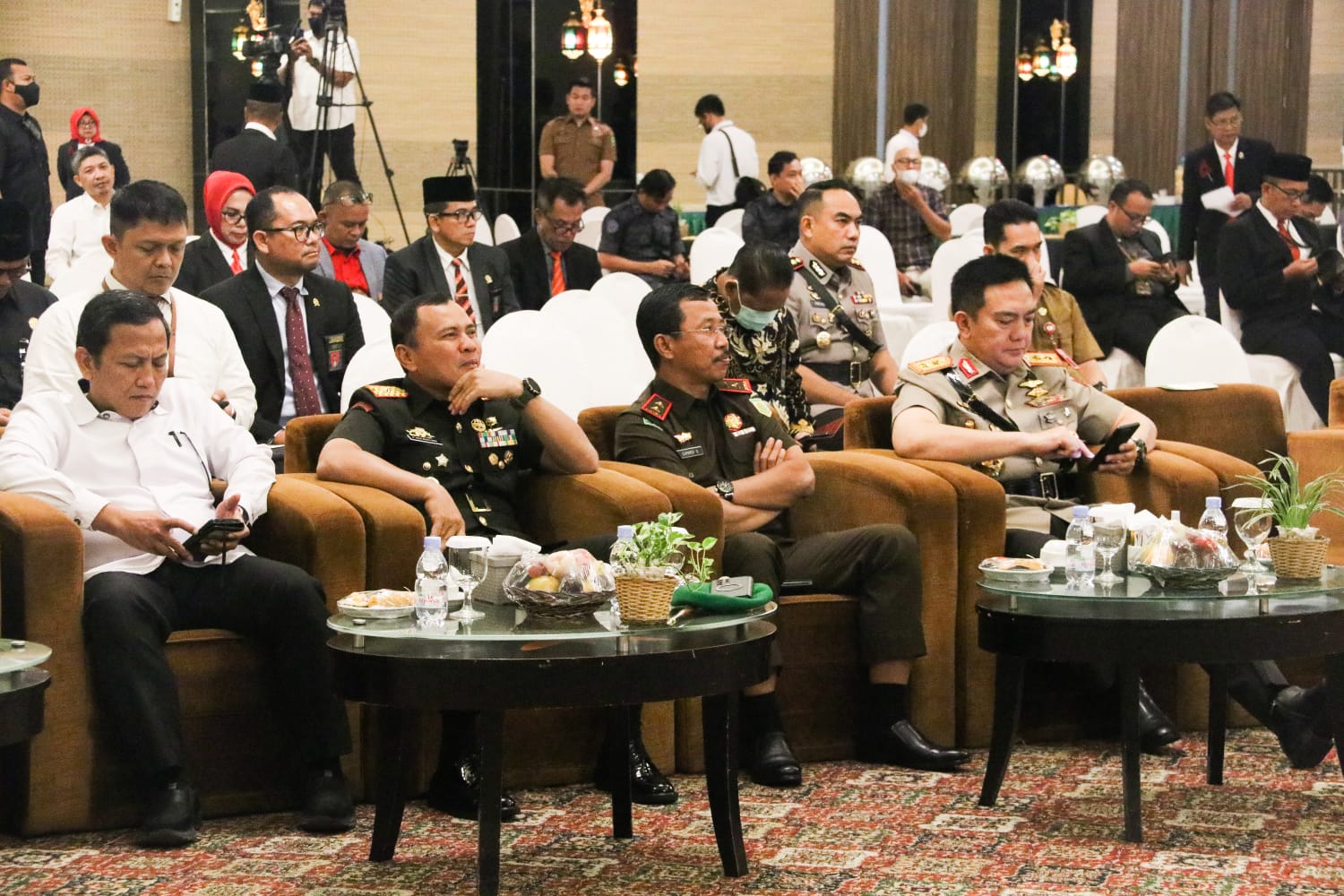 KEPALA KEJAKSAAN TINGGI RIAU HADIRI KEGIATAN RAPAT KOORDINASI DAN SIDANG PLENO LAPORAN TAHUNAN 2022 PENGADILAN TINGGI RIAU KEPALA KEJAKSAAN TINGGI RIAU HADIRI KEGIATAN RAPAT KOORDINASI DAN SIDANG PLENO LAPORAN TAHUNAN 2022 PENGADILAN TINGGI RIAUi