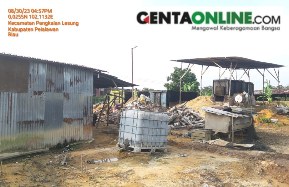 Diduga Gudang Miko Beroperasi Tanpa Izin di Pangkalan Lesung, Masyarakat Minta DLH Pelalawan Turun ke Lapangan Diduga Gudang Miko Beroperasi Tanpa Izin di Pangkalan Lesung, Masyarakat Minta DLH Pelalawan Turun ke Lapangani