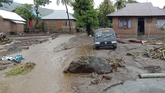 Update Banjir NTT: 128 Meninggal, 71 Hilang, 8.424 Mengungsi Update Banjir NTT: 128 Meninggal, 71 Hilang, 8.424 Mengungsii