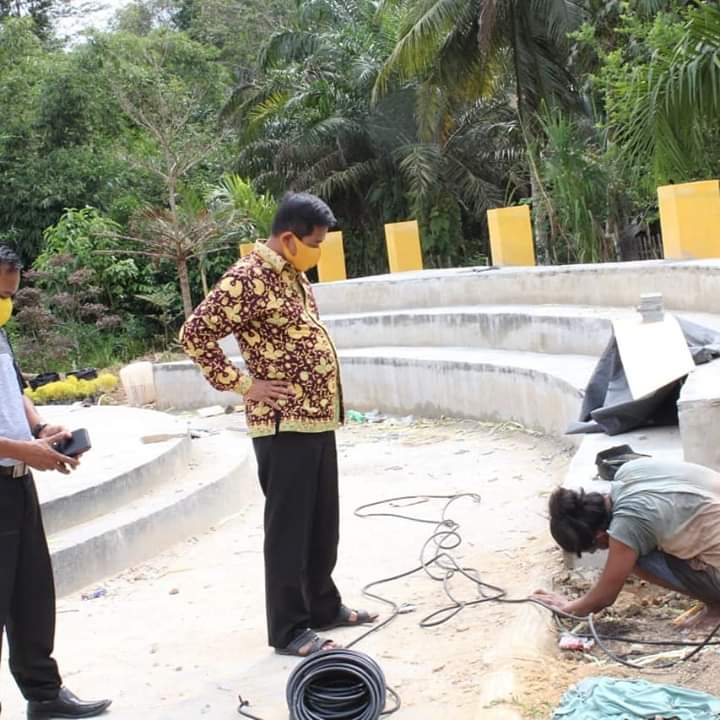 Repol Kunjungi Tugu Equator Lipat Kain Repol Kunjungi Tugu Equator Lipat Kaini