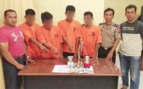 4 Karyawan PKS Diamankan Aparat Polres Pelalawan 4 Karyawan PKS Diamankan Aparat Polres Pelalawani