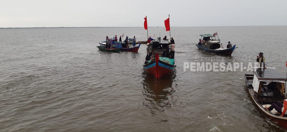Nelayan Tuntut Pemerintah Hentikan Jaring Batu Beroperasi di Selat Bengkalis. Nelayan Tuntut Pemerintah Hentikan Jaring Batu Beroperasi di Selat Bengkalis.i