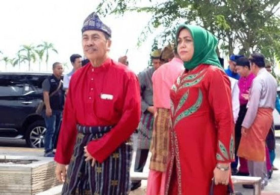Gubernur Riau Syamsuar Positif Covid-19 Gubernur Riau Syamsuar Positif Covid-19i