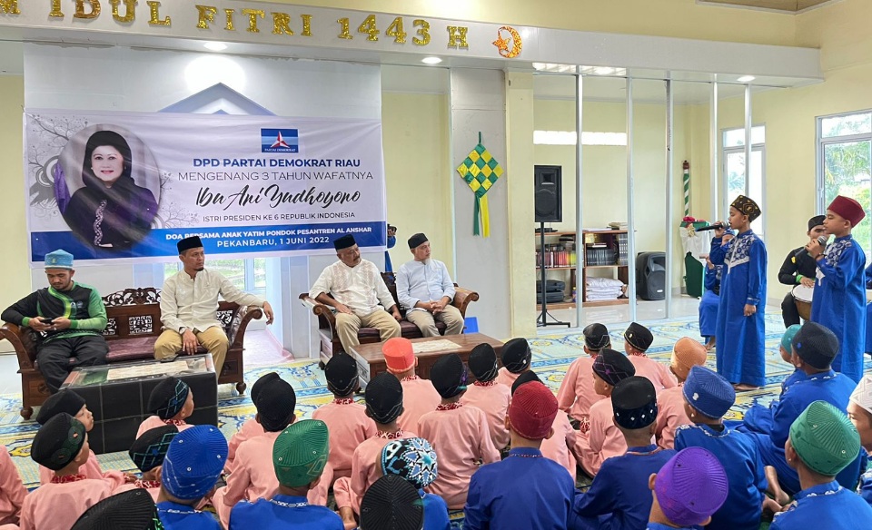 3 Tahun Wafatnya Ani Yudhoyono, Demokrat Riau Ajak Ratusan Anak Yatim Mendoakan 3 Tahun Wafatnya Ani Yudhoyono, Demokrat Riau Ajak Ratusan Anak Yatim Mendoakani