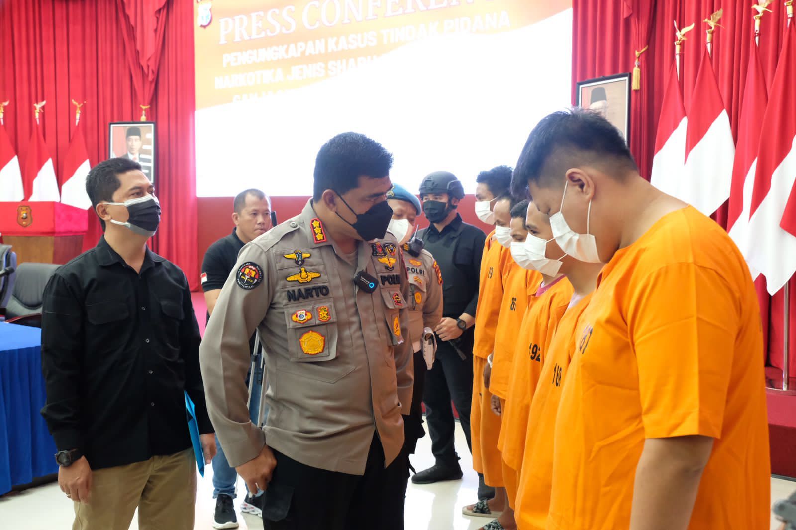 Mahasiswa Universitas Negeri di Pekanbaru Dibekuk Tim Ditresnarkoba. Rektor Harus Bertindak Tegas Mahasiswa Universitas Negeri di Pekanbaru Dibekuk Tim Ditresnarkoba. Rektor Harus Bertindak Tegasi