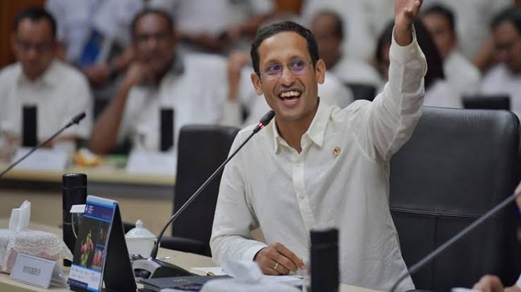 Menteri Pendidikan, Kebudayaan, Riset, dan Teknologi Nadiem Makarim Positif Covid-19 Menteri Pendidikan, Kebudayaan, Riset, dan Teknologi Nadiem Makarim Positif Covid-19i