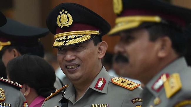 Listyo Sigit Prabowo Resmi Dilantik Jadi Kapolri Listyo Sigit Prabowo Resmi Dilantik Jadi Kapolrii