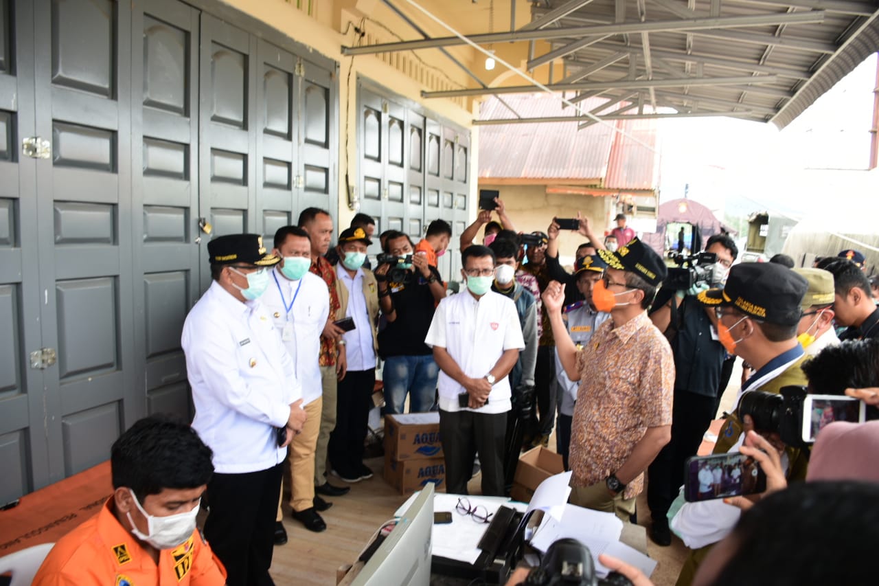 Bupati Kampar dampingi pertemuan Gubernur Riau dan Sumbar di perbatasan Bupati Kampar dampingi pertemuan Gubernur Riau dan Sumbar di perbatasani