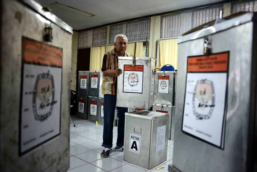 Survei Prediksi Pilpres 2024 akan Berlangsung Dua Putaran Survei Prediksi Pilpres 2024 akan Berlangsung Dua Putarani